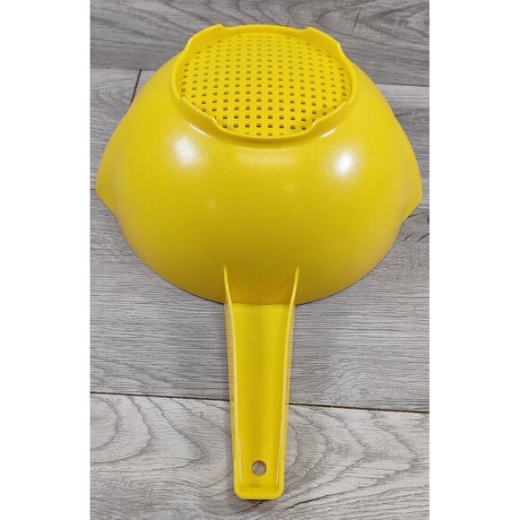 Tupperware #1523-4 Large 2 Qt. Yellow Colander Strainer Vintage - Picture 5 of 7